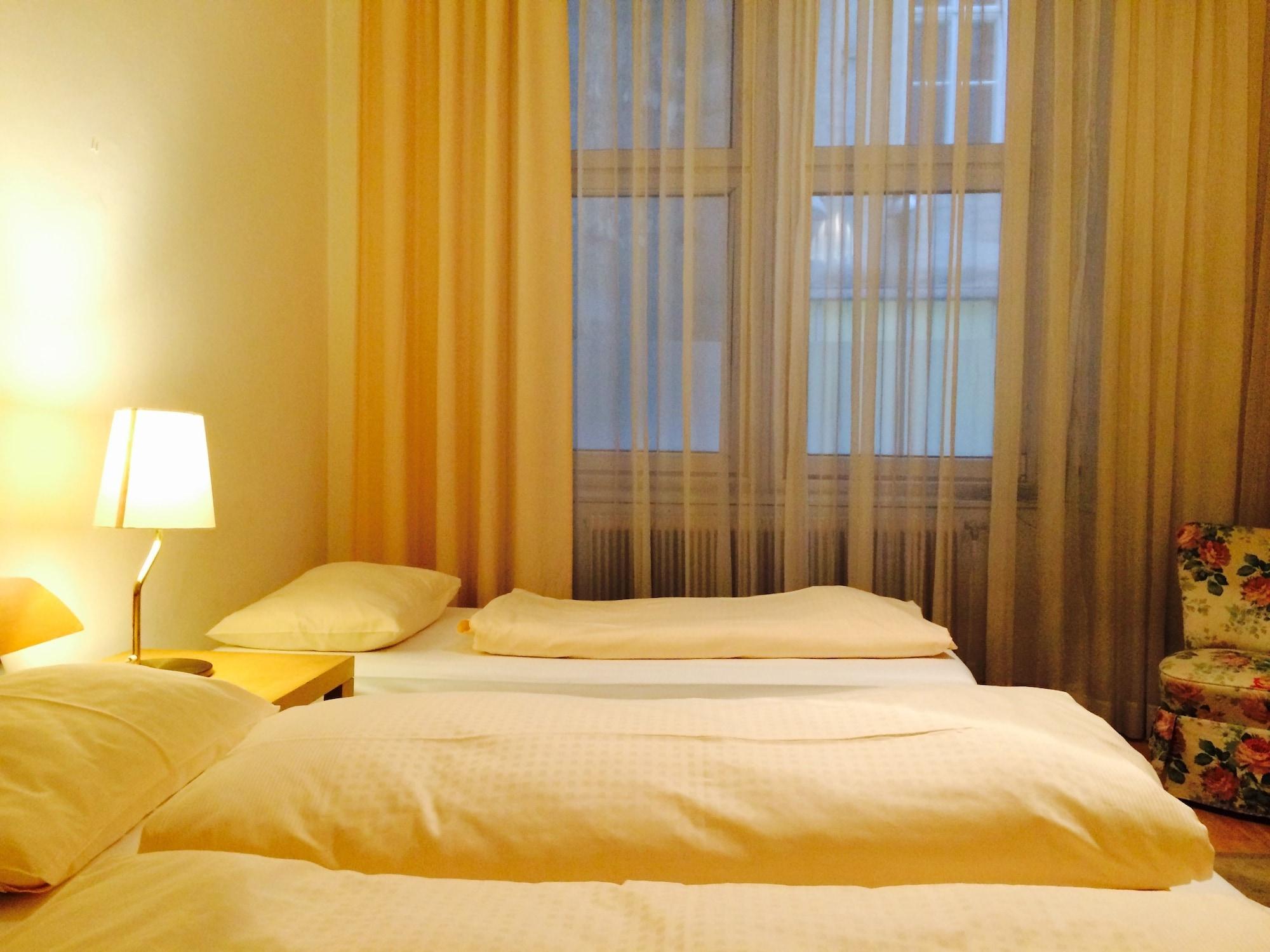 Pension Hotel Mariahilf Vienna Exterior photo