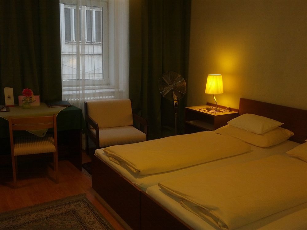 Pension Hotel Mariahilf Vienna Exterior photo