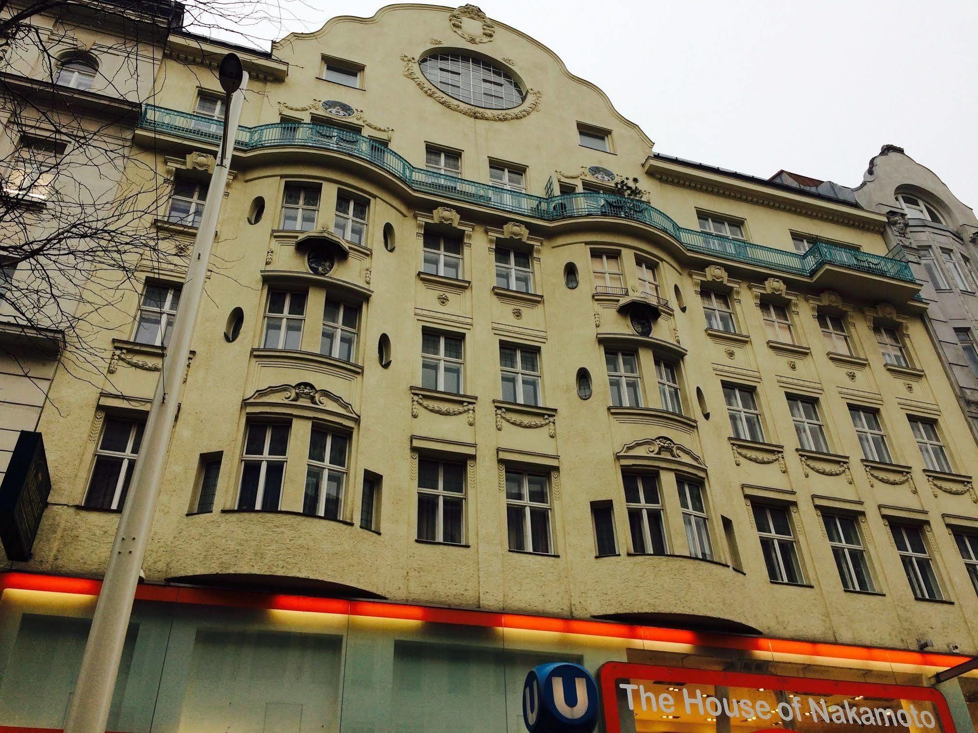 Pension Hotel Mariahilf Vienna Exterior photo